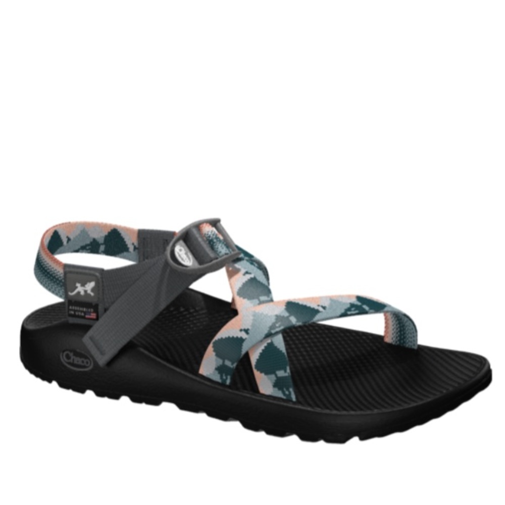 NEVER WORN CHACOS